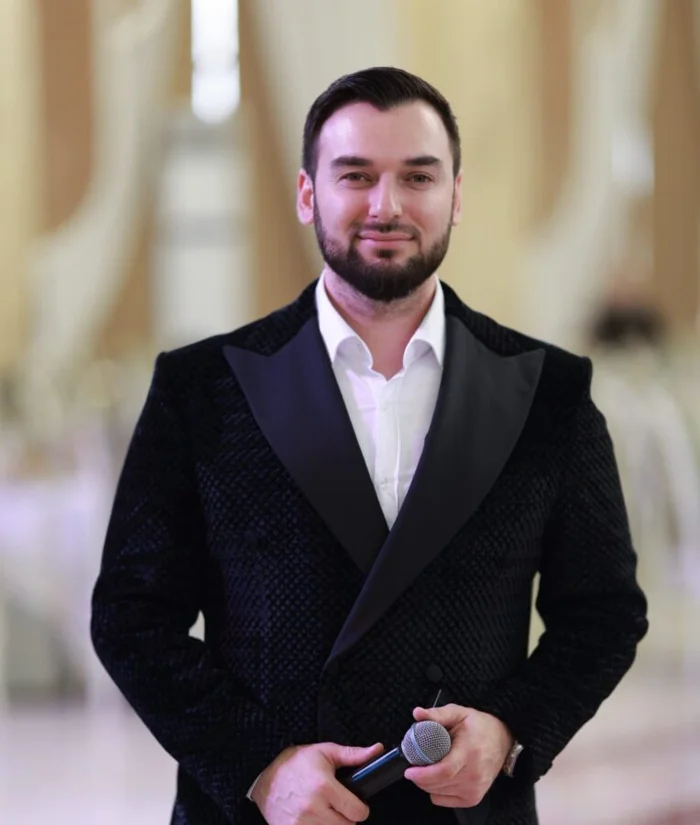 Адам Асаев